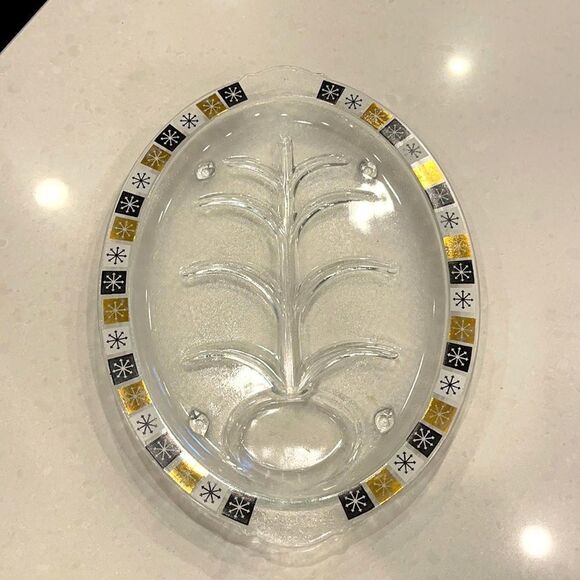 Atomic inland glass platter excellent condition sculpted tree and juice well. - Picture 1 of 3
